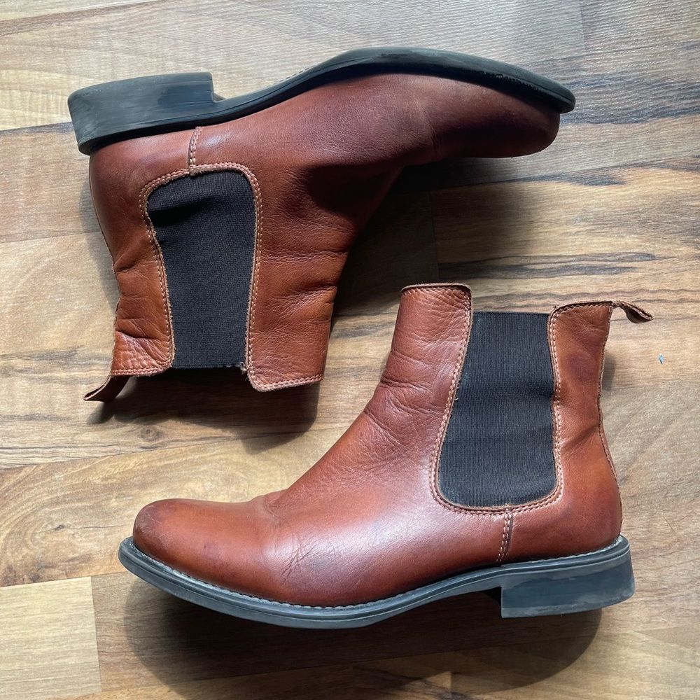 Little Burgundy Brown Leather Boots